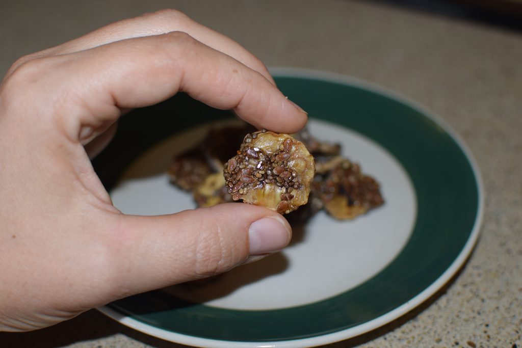 Create homemade banana flax horse treat with this simple dehydrator friendly recipe