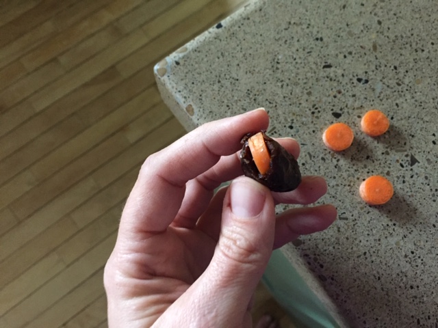 Trying to get a horse to take meds doesn't have to be a pain in the fanny. Check out this easy DIY pill camo idea on the blog at Insightful Equine.