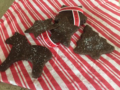 Our homemade molasses cutout cookies are the best way to make sure your horse doesn't feel left out this year. Check out the horse-friendly recipe at Insightful Equine.